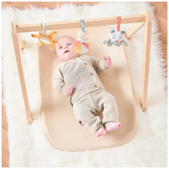 MUDA-FRALDAS EM ESPUMA NATTOU - BEGE